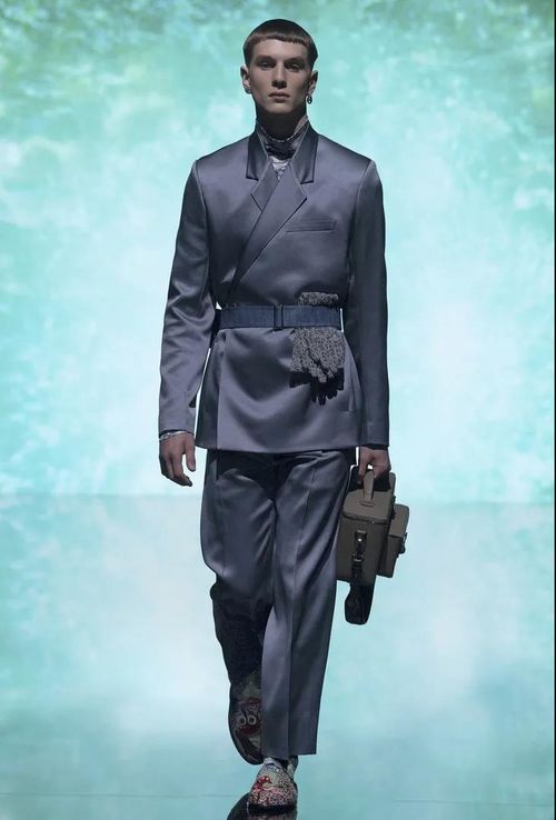 星汉灿烂，国风入魂 Dior 2021秋季男装发布中的宇宙诗学与东方哲思